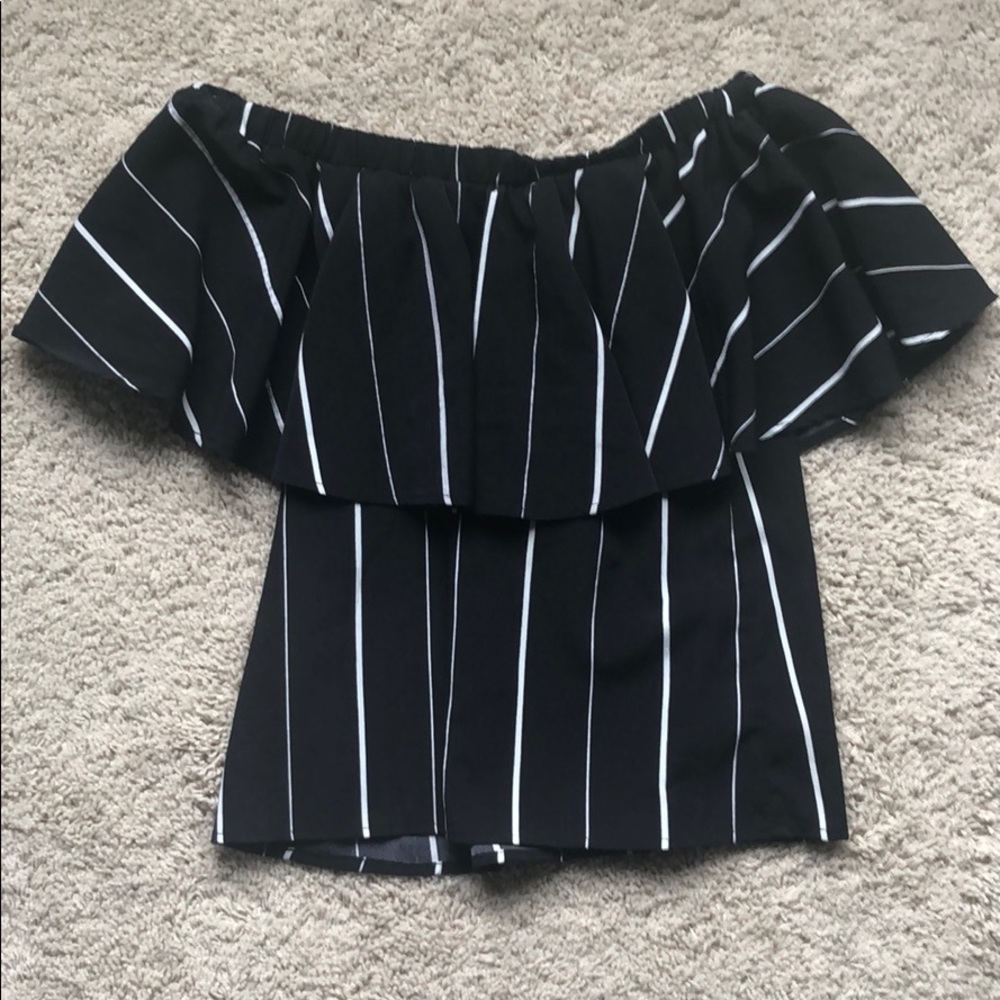 Black/white stripe off-the-shoulder flowy top